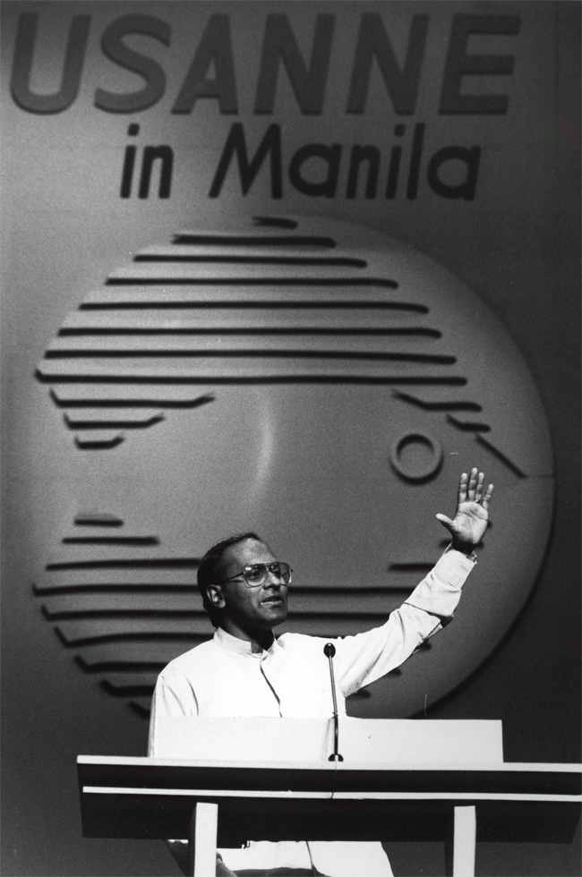 Photo file: International congress on world evangelization II, 1989 - 1 of 2